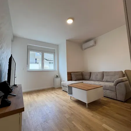 Apartment Tina *
