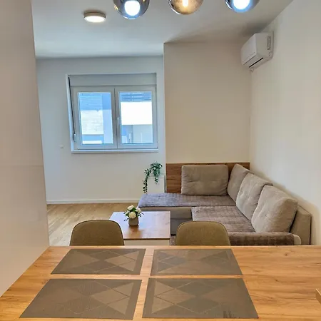 Apartament Tina *